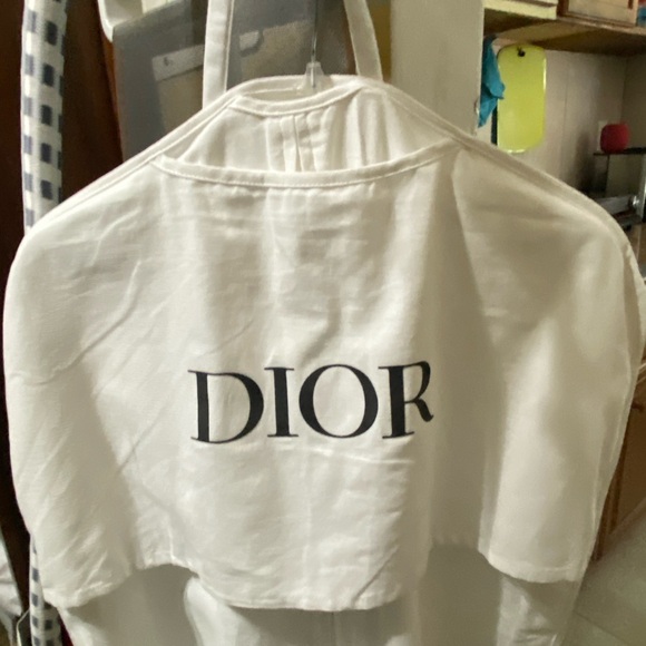 DIOR CLOTHS COVER NEW - Picture 3 of 5